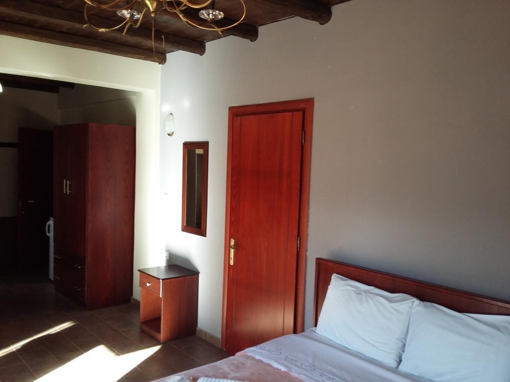 Voreas Hotel Loutraki  Ruang foto