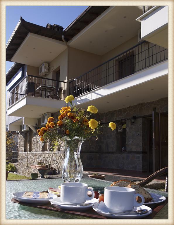 Voreas Hotel Loutraki  Bagian luar foto